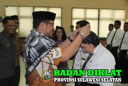 PENYEMATAN TANDA PESERTA
