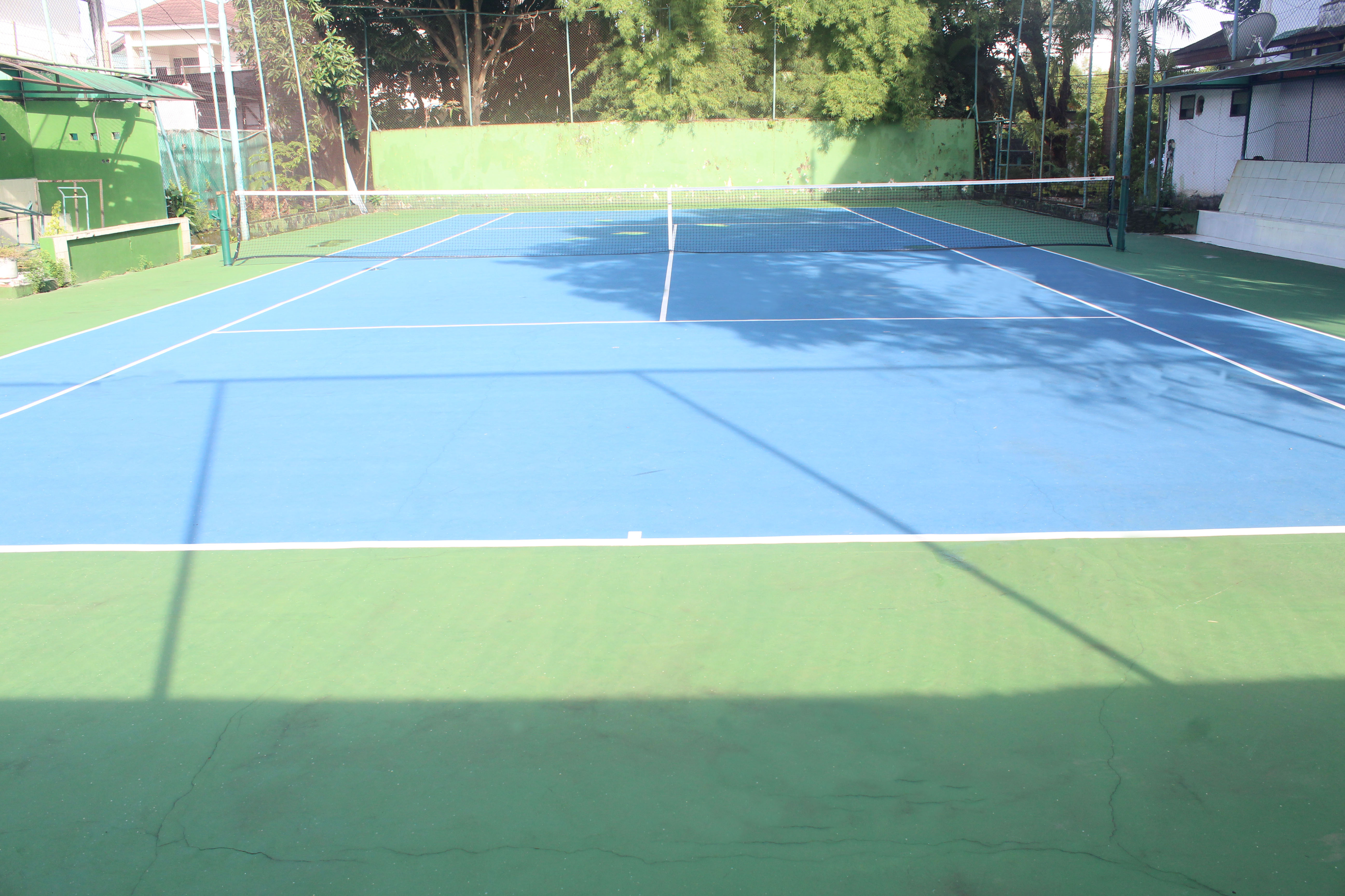 SARANA OLAHRAGA (LAPANGAN TENNIS)