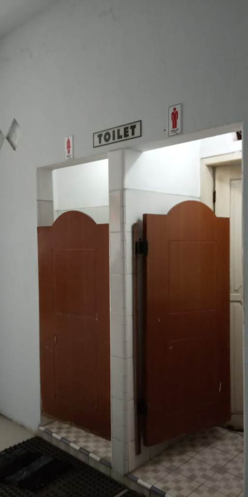 TOILET