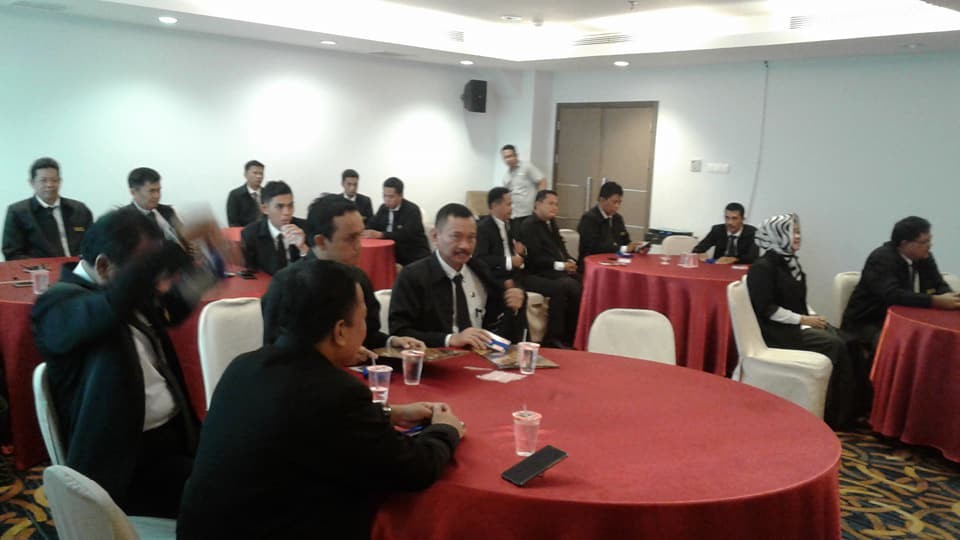 PERTEMUAN ALUMNI DIKLAT KEPEMIMPINAN TINGKAT III PEJABAT ADMINISTRATOR LINGKUP PEMKAB. PINRANG