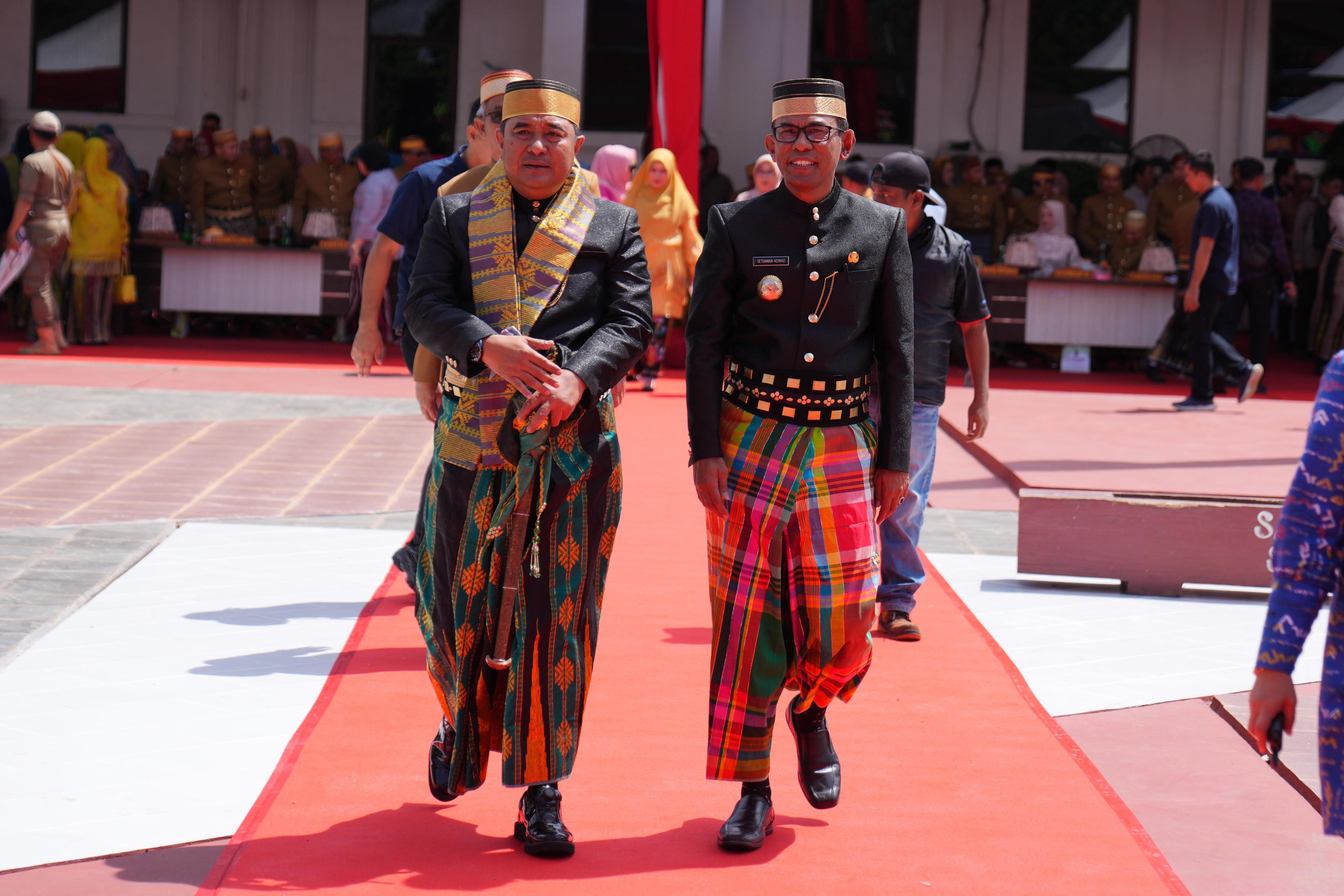 DIDAMPINGI SOFHA MARWAH, PJ GUBERNUR SULSEL HADIRI HUT TAKALAR KE-64 TAHUN