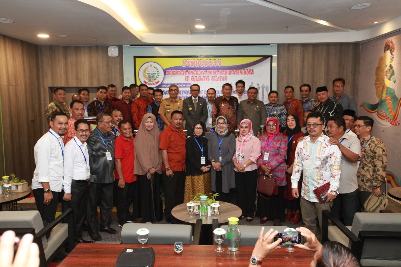 RESMI BUKA ORIENTASI DEWAN, NA : DPRD DAN PEMERINTAH HARUS JALAN BERIRINGAN