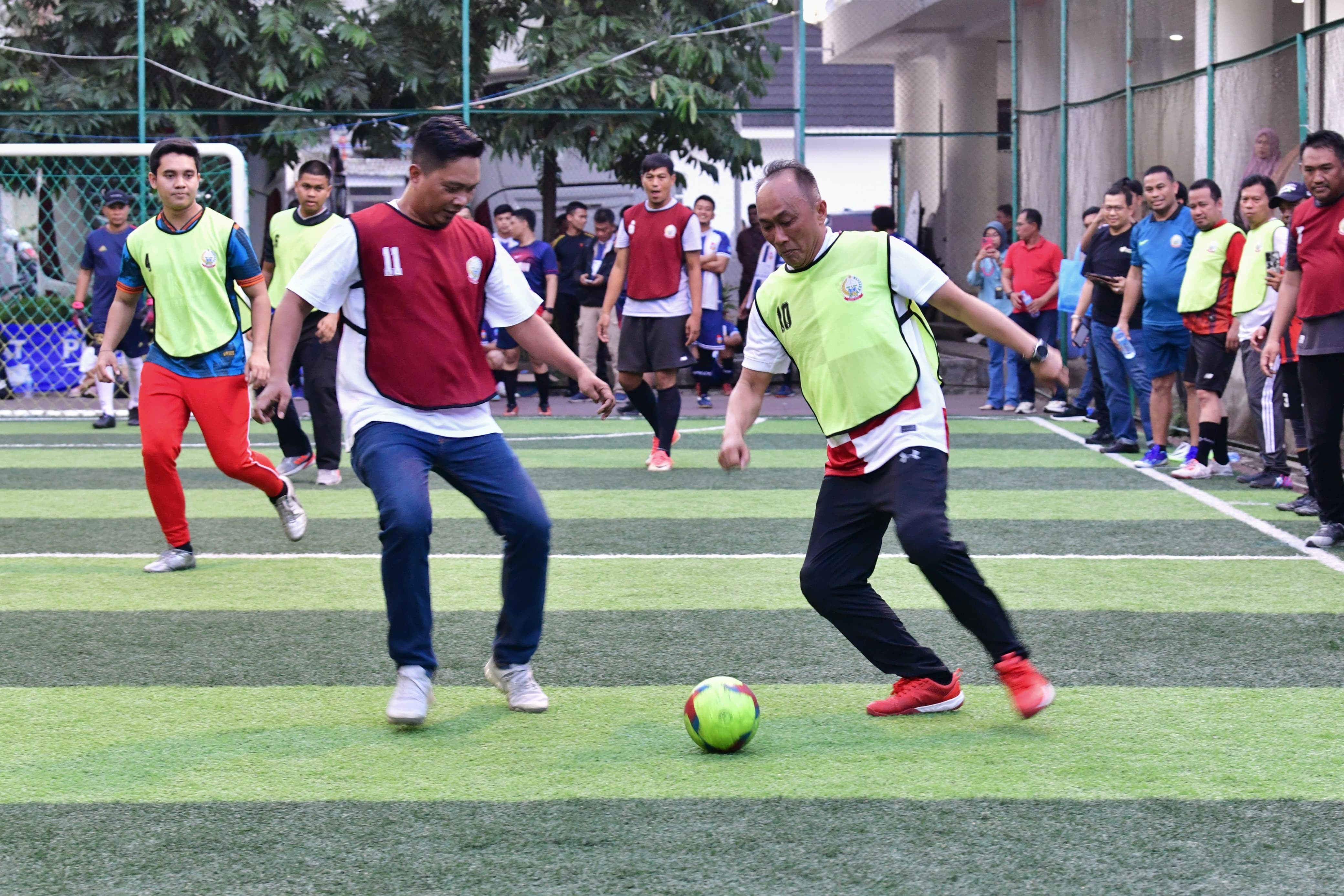 PERTANDINGAN FUTSAL HUT SULSEL DIIKUTI PJ GUBERNUR PROF ZUDAN DAN LEGENDA PSM MAKASSAR
