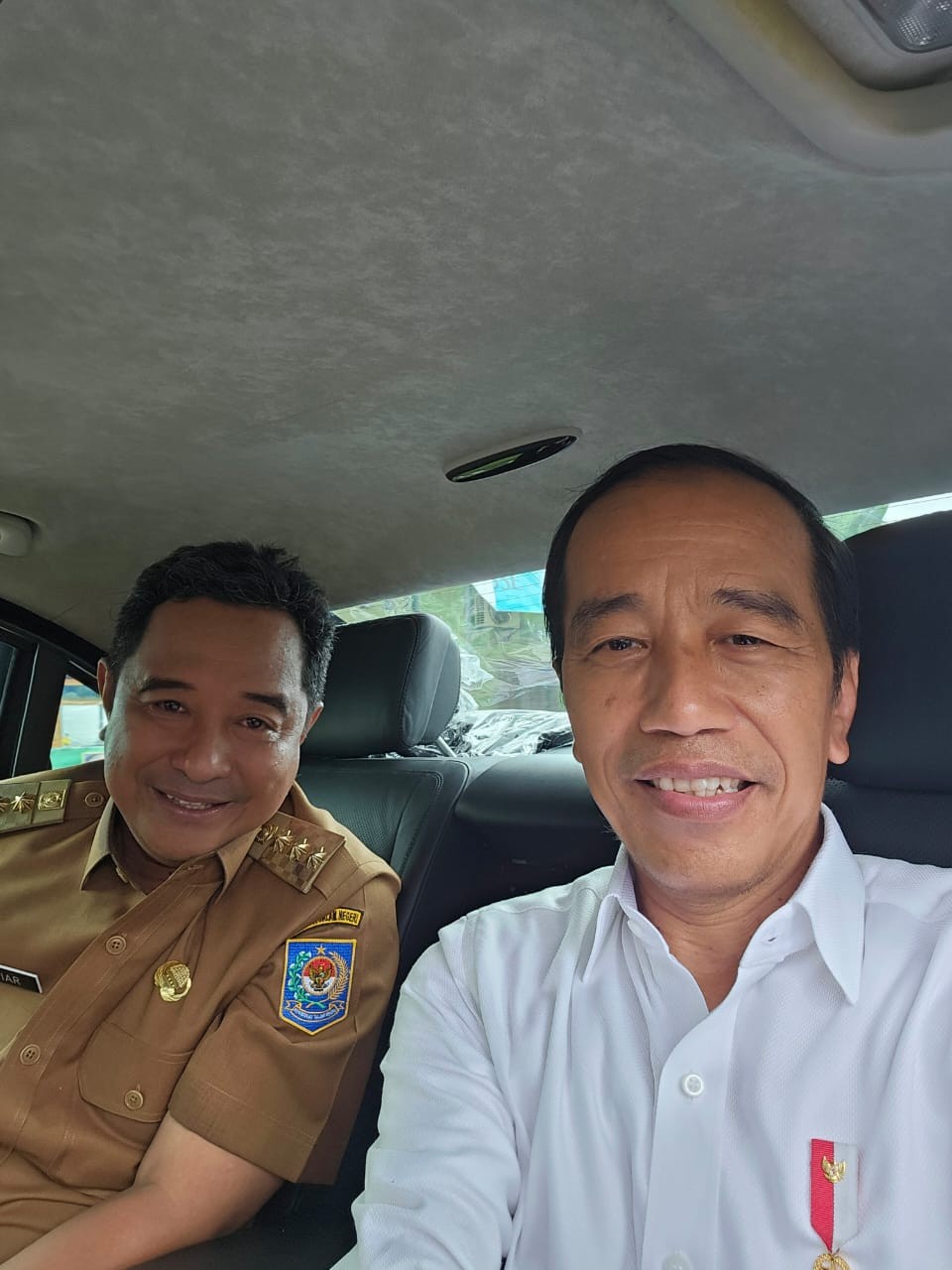 Pj. GUBERNUR BAHTIAR SEMOBIL DENGAN PRESIDEN JOKOWI, LAPORKAN PERKEMBANGAN SULSEL