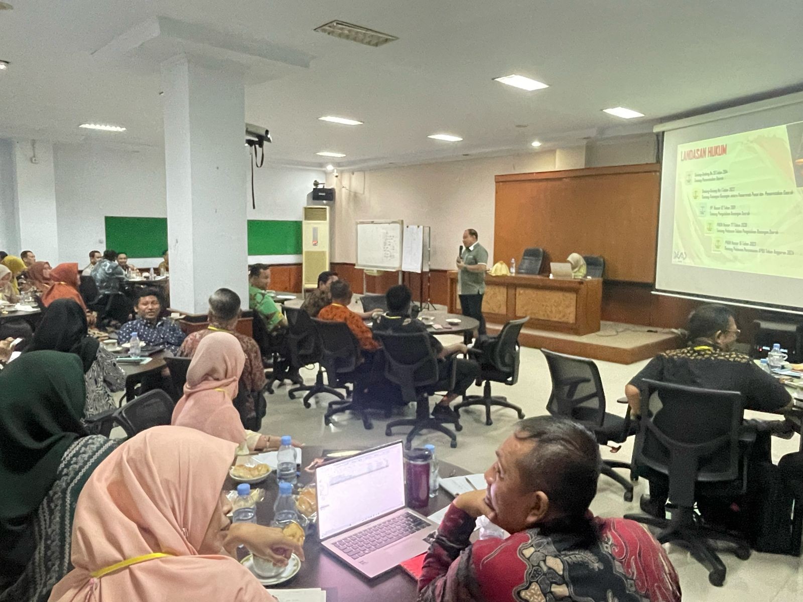 PKP Angkatan 16 Pemprov Sulsel: Ceramah Berfikir Kreatif Dalam Pelayanan.