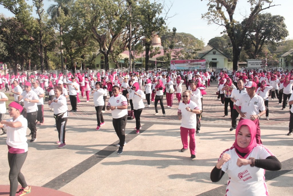 BPSDM IKUT MEMERIAHKAN SENAM POCO-POCO DI RUJAB GUBERNUR SULSEL