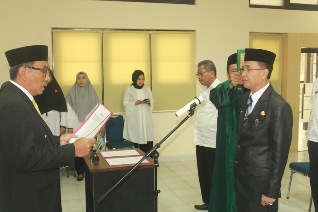 PENGAMBILAN SUMPAH JABATAN WIDYAISWARA Ir. BAHARUDDIN, MM LINGKUP BPSDM PROV. SULSEL