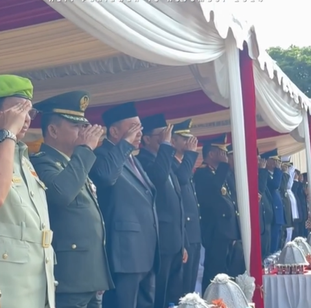 KEPALA BPSDM SULSEL MENGHADIRI UPACARA PERINGATAN HARI PAHLAWAN KE- 79 