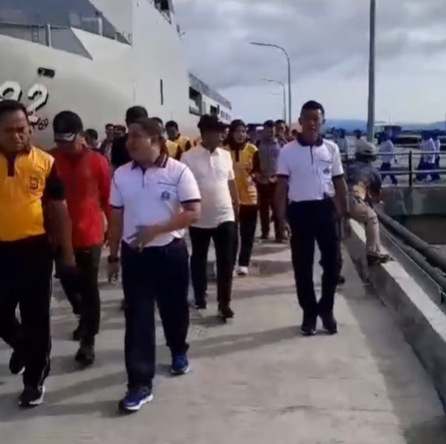 MEWAKILI PJ GUBERNUR SULSEL, KEPALA BPSDM MENGIKUTI OLAHRAGA BERSAMA WAGUB AAL 