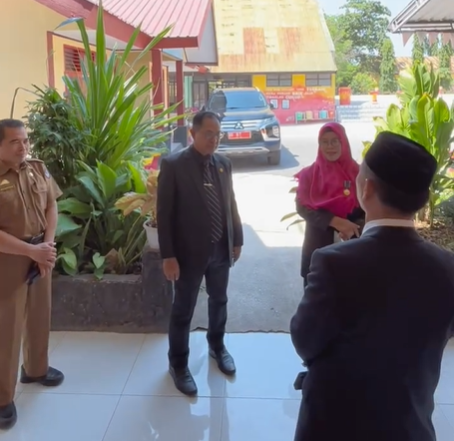 PEJABAT TERAS PEMPROV SULSEL MELAKUKAN KUNJUNGAN RESMI KE SMAN 1 BANTAENG
