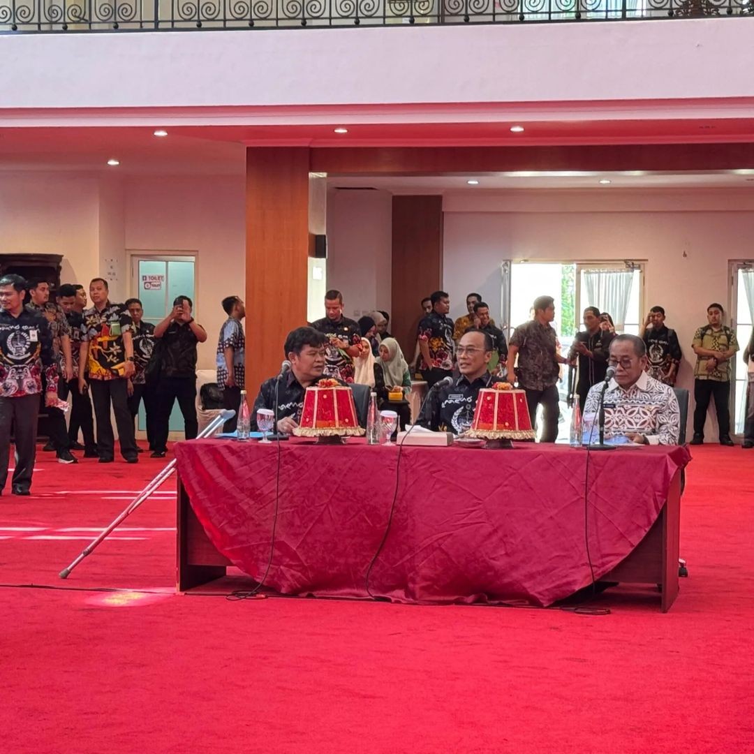 RAPAT EVALUASI KINERJA APARATUR LINGKUP PEMPROV SULSEL