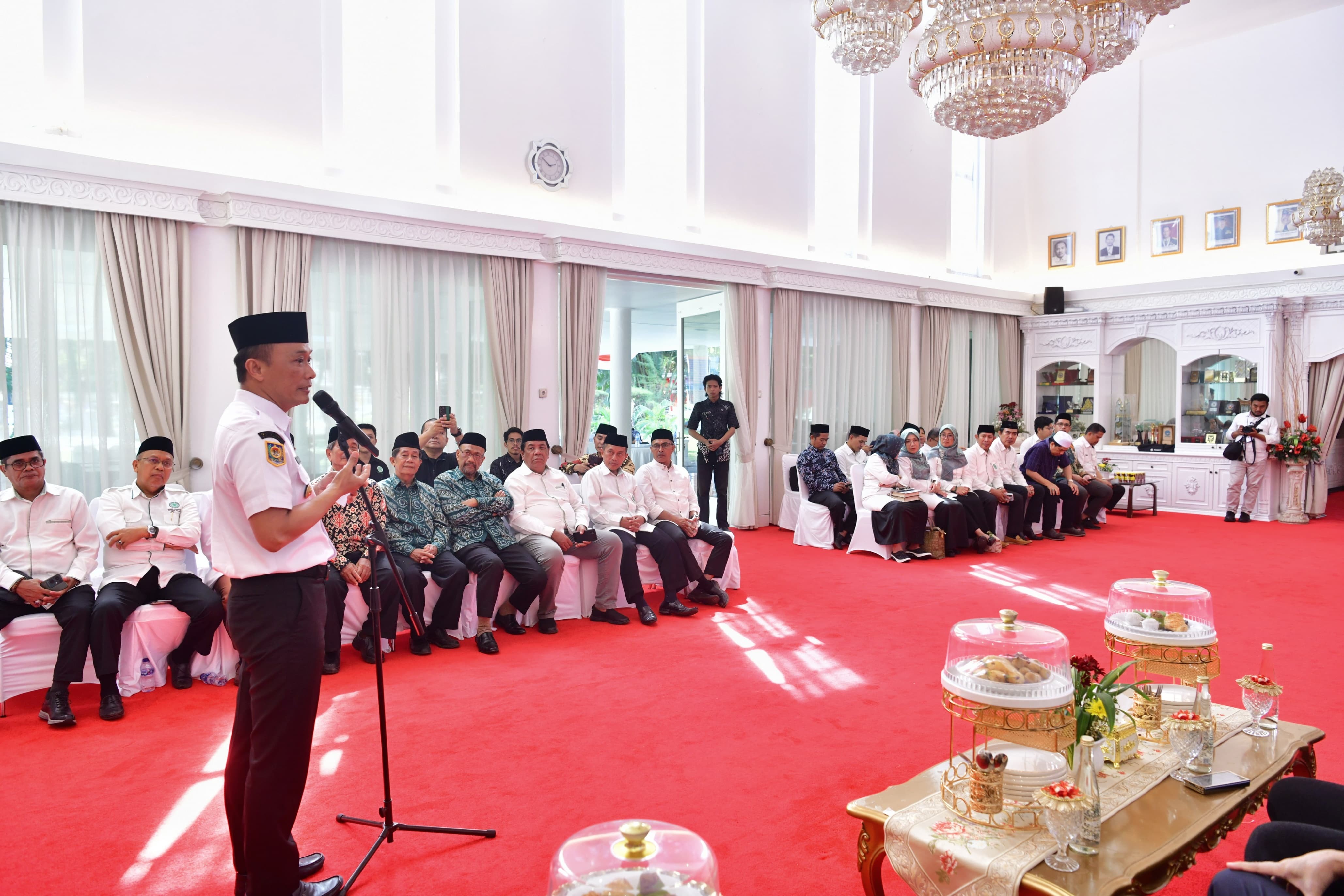 Pj Gubernur Sulsel Prof Zudan Sambut  Kunjungan Sekjen MUI Pusat, Tingkatkan Sinergi Ulama dan Umara