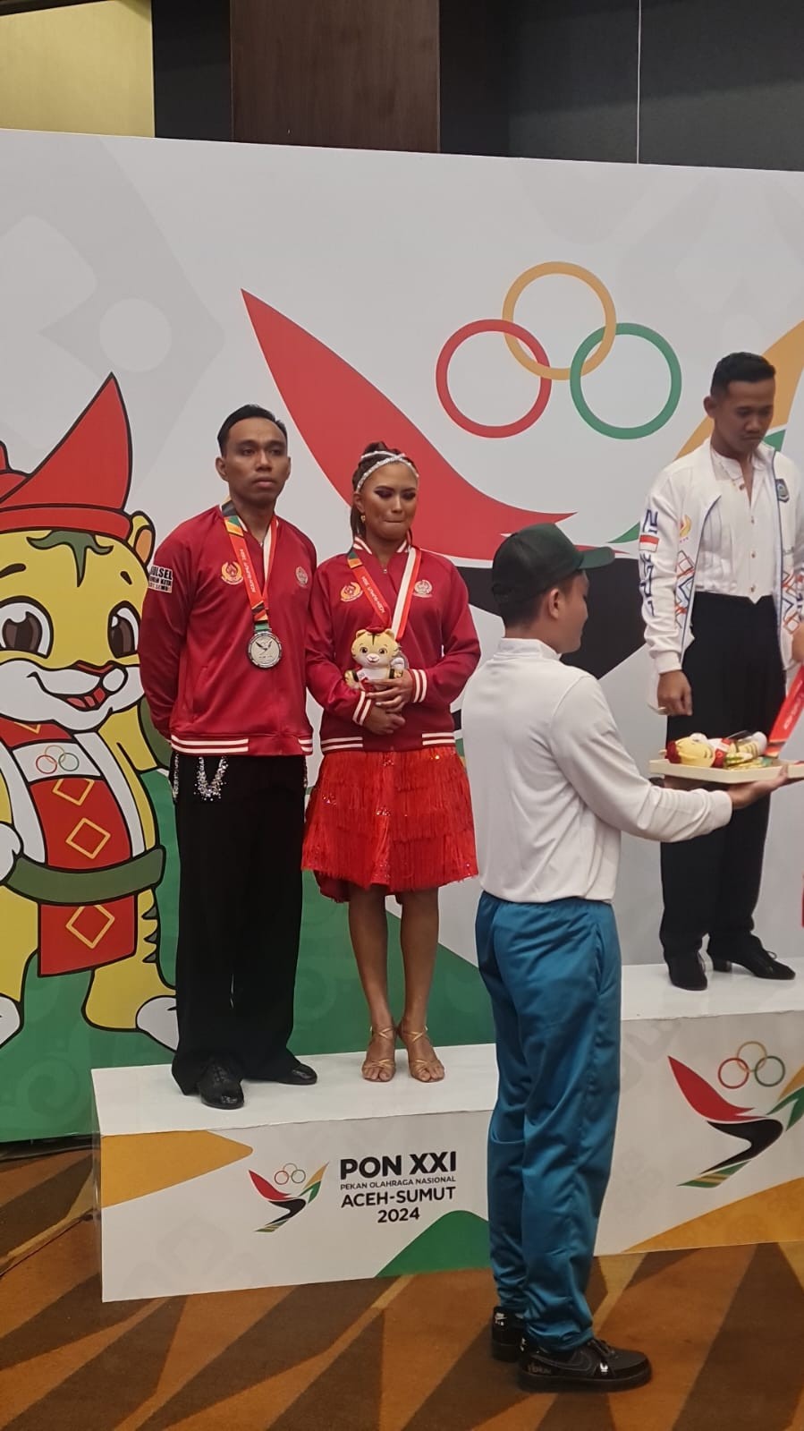 Meski Cedera, Atlet Dansa Sulsel Bersaudara Raih Medali Perak