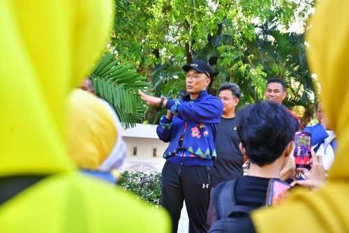 Pj Gubernur Sulsel Lepas Atlet Senam Kreasi Bertanding di Kejuaraan Ibu Negara