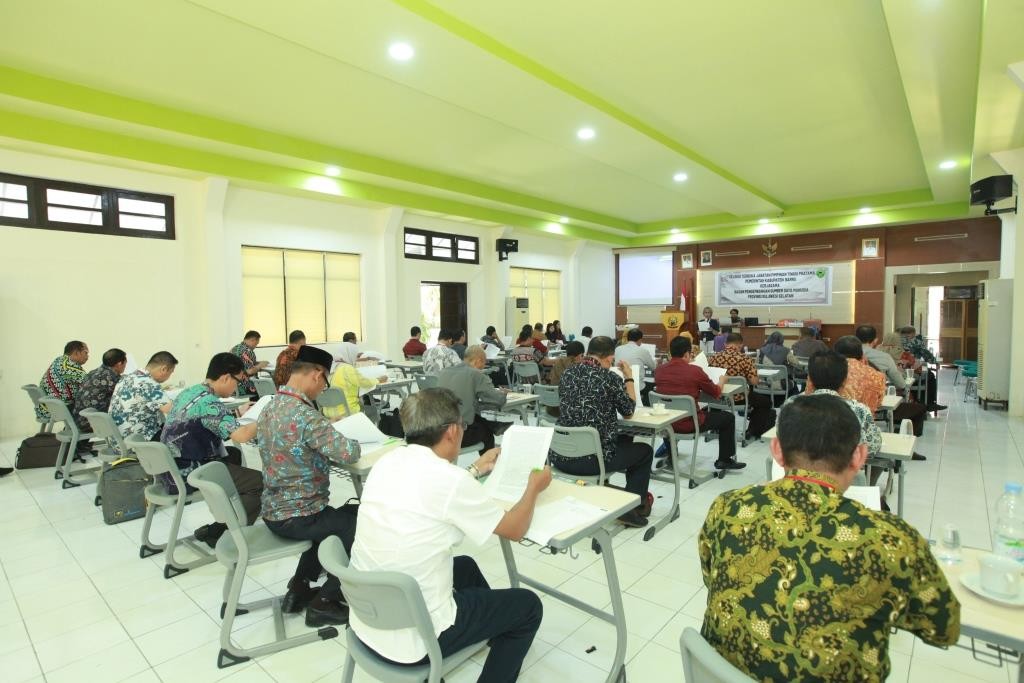 12 JABATAN LOWONG, BARRU LAKSANAKAN SELEKSI TERBUKA JPT DI BPSDM SULSEL
