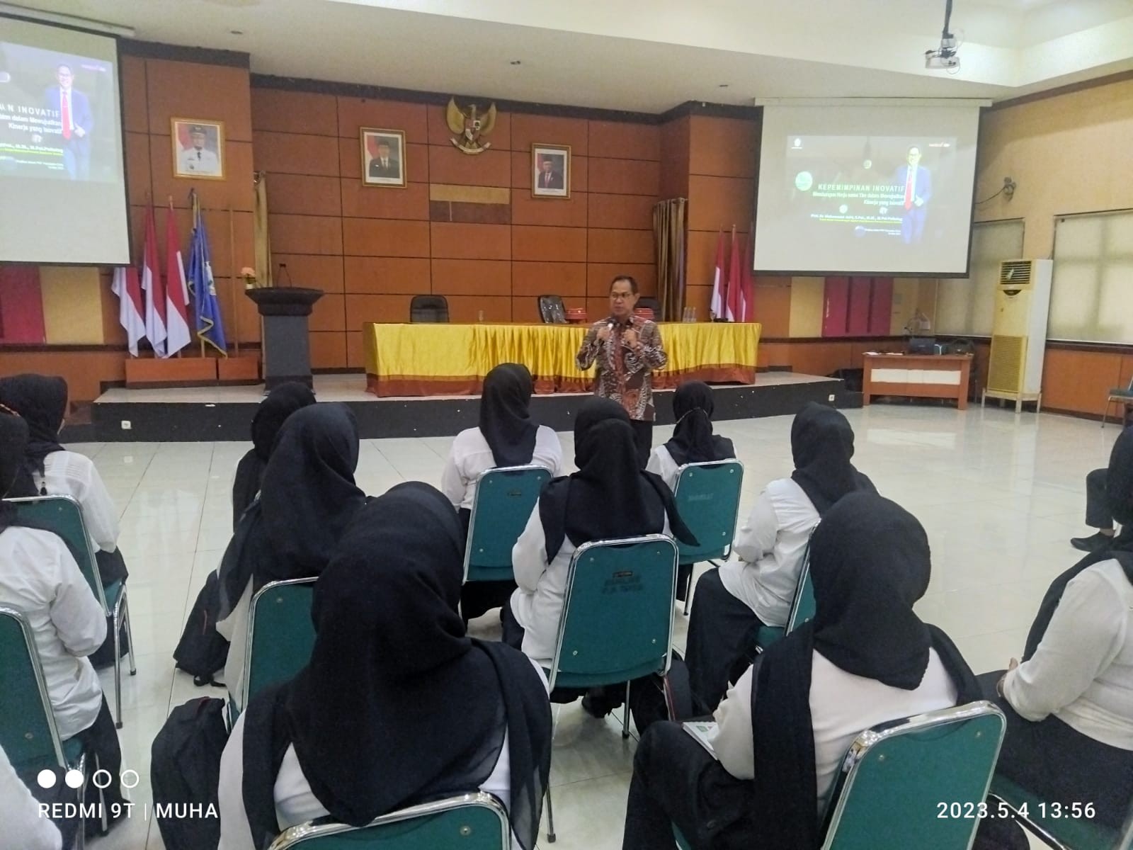 PROF. JUFRI BERIKAN TIPS MENJADI PEMIMPIN INOVATIF DI DEPAN 40 PESERTA PKP BONE