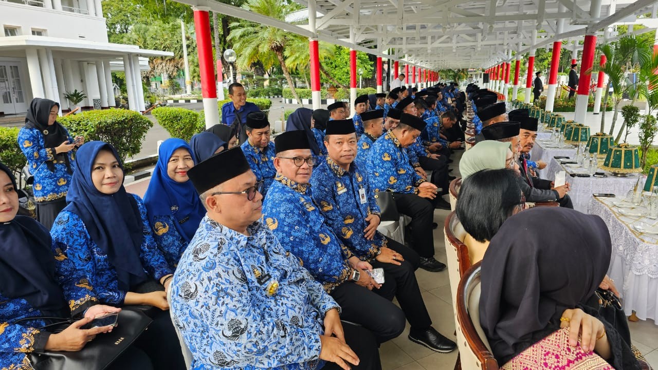BPSDM SULSEL HADIRI UPACARA BENDERA PERINGATI HARI JADI KORPRI KE - 52 DI RUJAB GUBERNUR