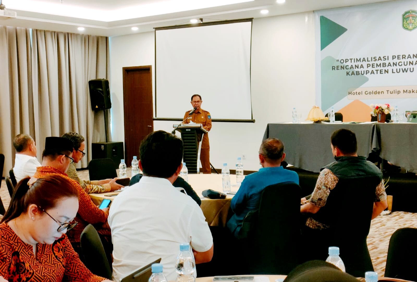 Pemkab Lutim Gelar Bimtek untuk Pimpinan dan Anggota DPRD  Kerjasama LPKM UMI Makassar