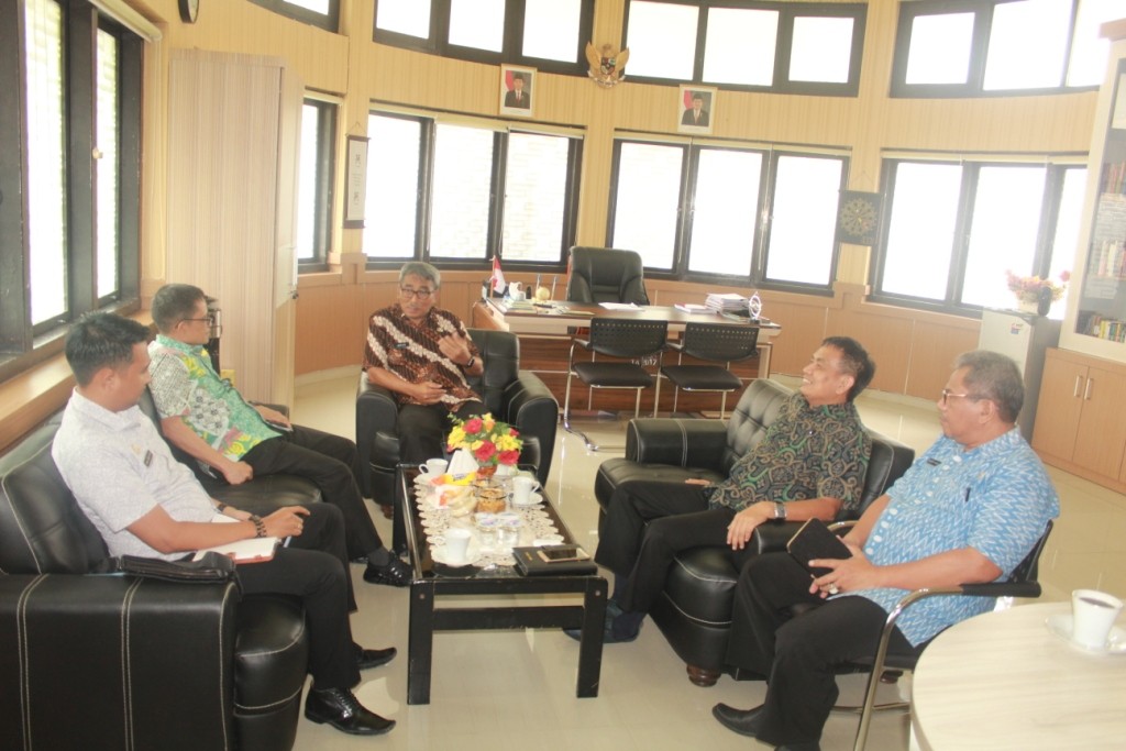KUNJUNGAN KERJA SEKRETARIAT DPRD KABUPATEN WAJO
