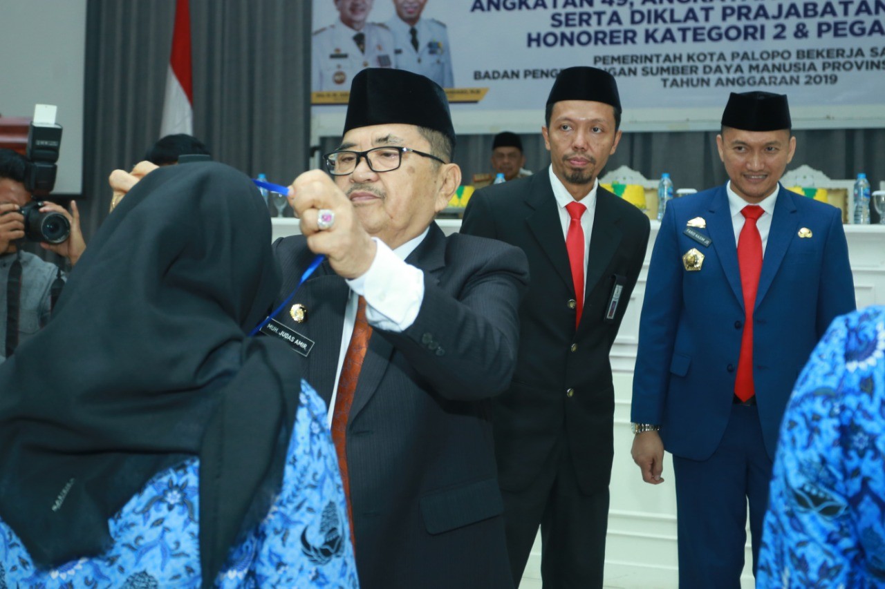 BUKA LATSAR, JUDAS AMIR: CPNS HARUS BERINTEGRITAS
