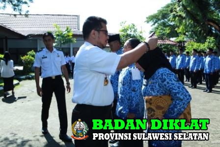 Penyematan Tanda Peserta