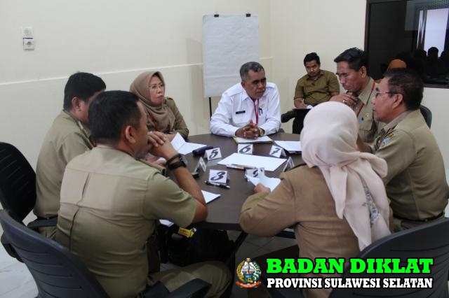 Kegiatan LGD (Leaderless Group Disscussion)